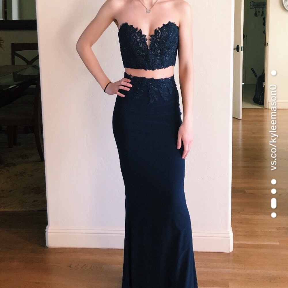 Faviana Prom Dress ••• size 00